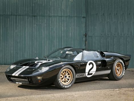 ford-gt40-race-car-in-1966-le-mans-winning-colours-82441.jpg
